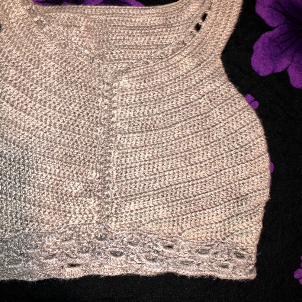 Handmade Crochet knit crop top - Picture 2 of 3